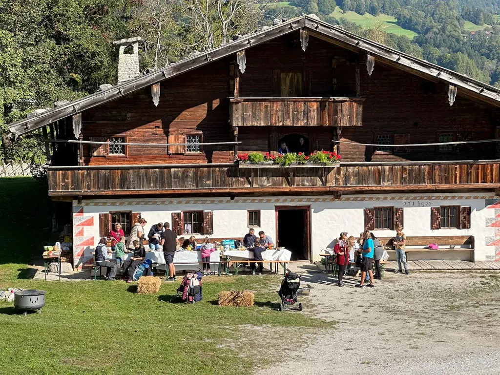 Rodzinne piątkowe atrakcje w Alpbachtal: odkryj Muzeum Domów Tyrolskich